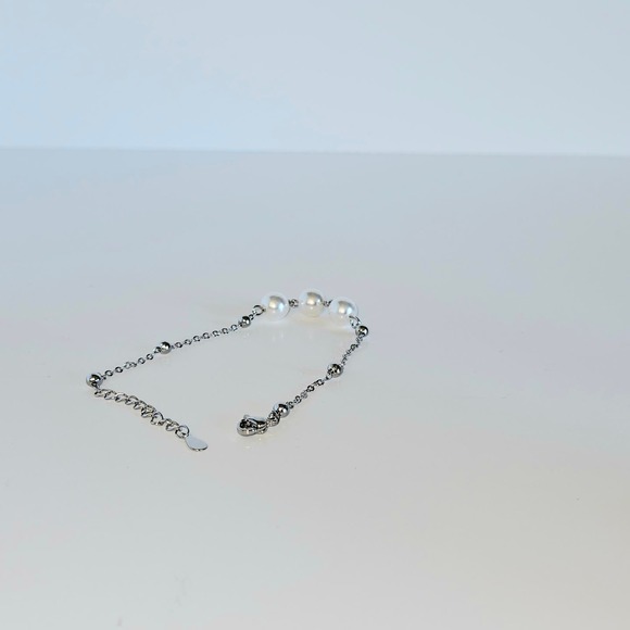 Everlasting Bonds: Sterling Silver Charm Bracelet with Pearls of Friendship - Picture 7 of 12